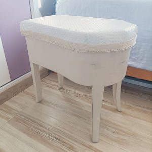 Tabouret coffre de rangement Shabby Chic couleur lin et assimile cuir blanc
