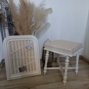 Tabouret pour coiffeuse baroque & Cadre mémo rénovés